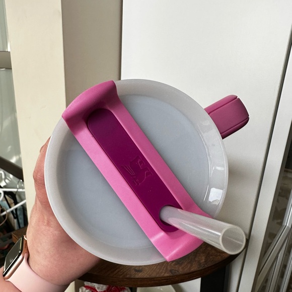 🇺🇸 Stanley x DSG 40oz PEONY quencher h20 tumbler - Picture 5 of 5